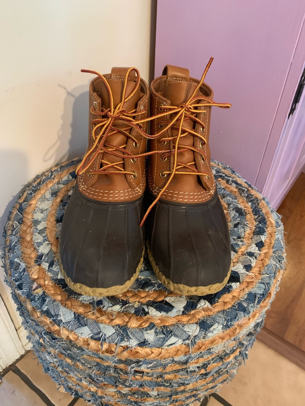Men’s LLBean Classic Two-Tone Duck Boots in Brown and Dark Brown
Size 9